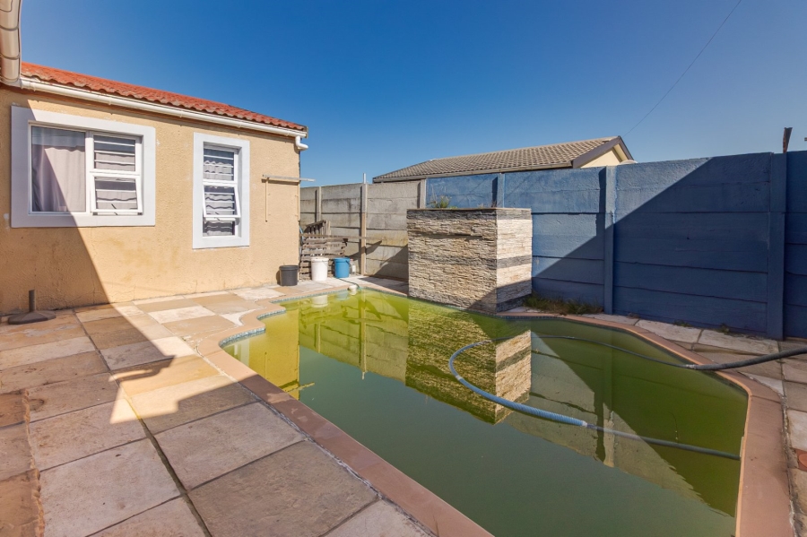 4 Bedroom Property for Sale in Strandfontein Western Cape